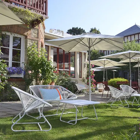 Le Saint Christophe Hotel