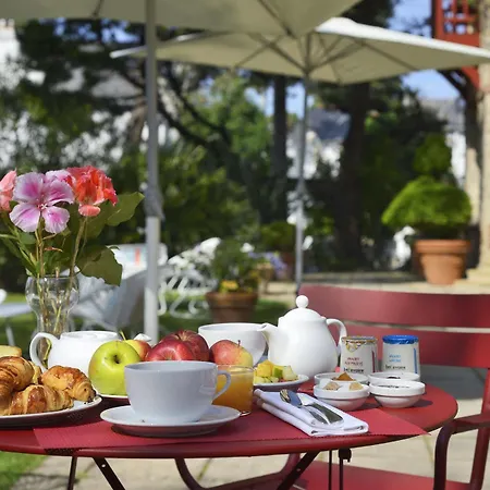 Le Saint Christophe Hotel